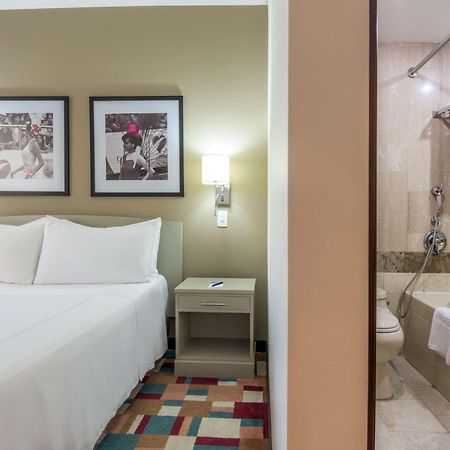Hotel Nh Cali Royal Zewnętrze zdjęcie