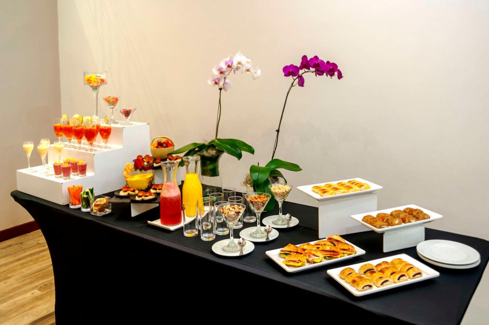 Hotel Nh Cali Royal Zewnętrze zdjęcie