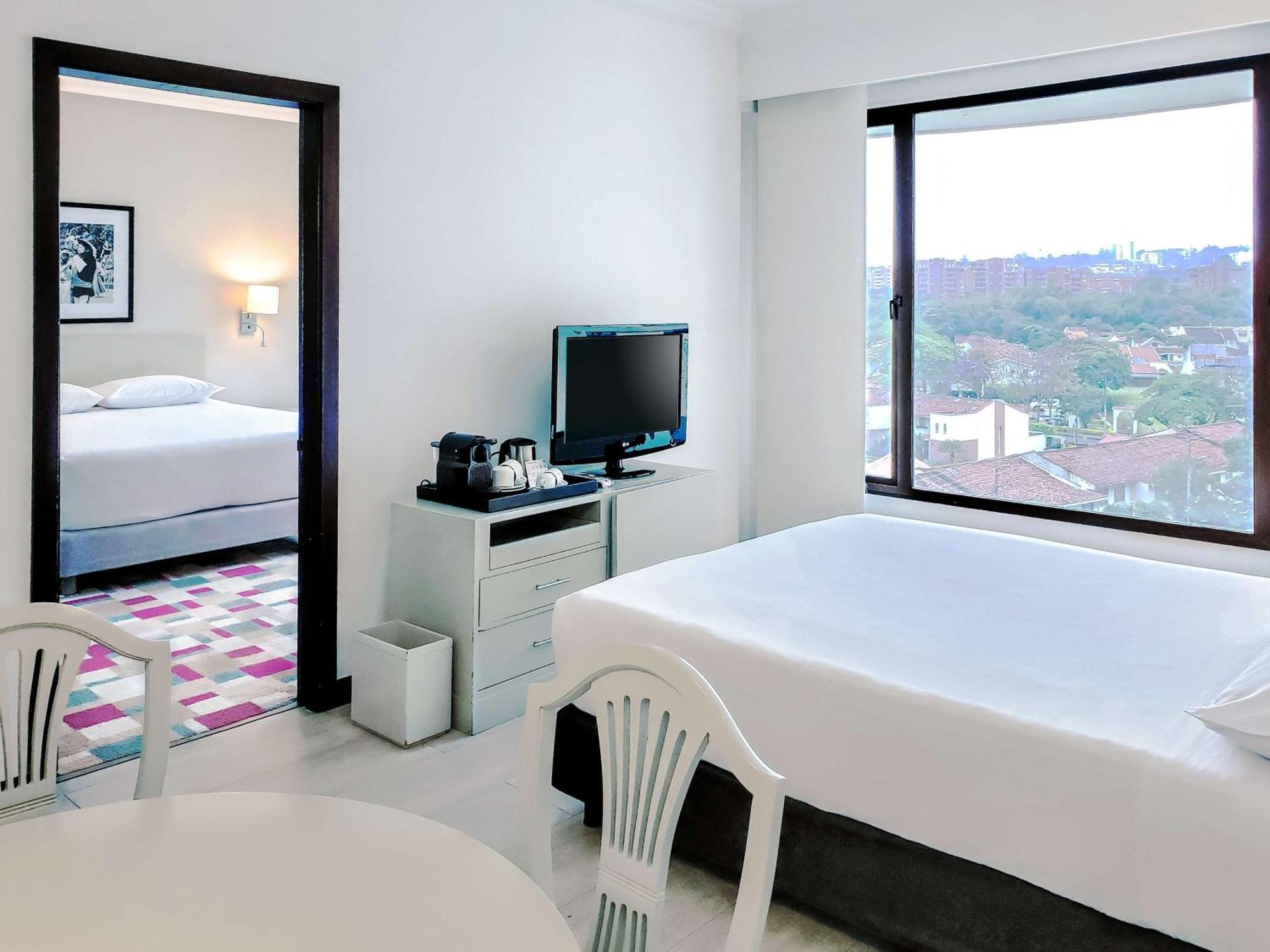 Hotel Nh Cali Royal Zewnętrze zdjęcie