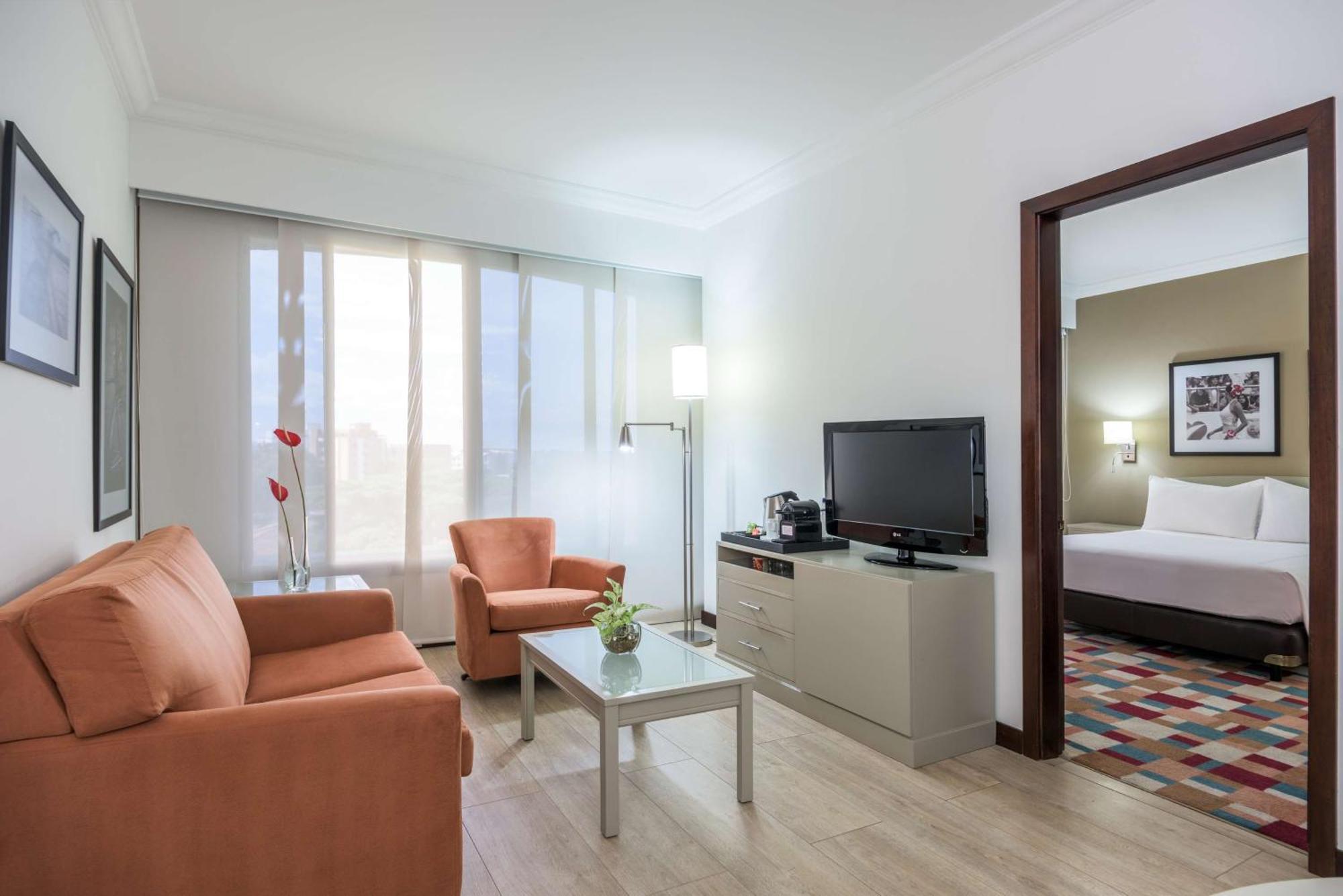 Hotel Nh Cali Royal Zewnętrze zdjęcie