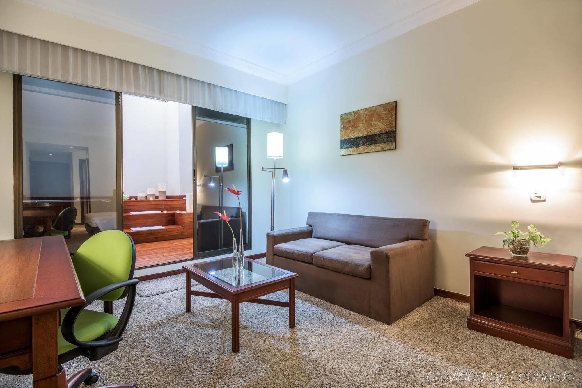 Hotel Nh Cali Royal Zewnętrze zdjęcie