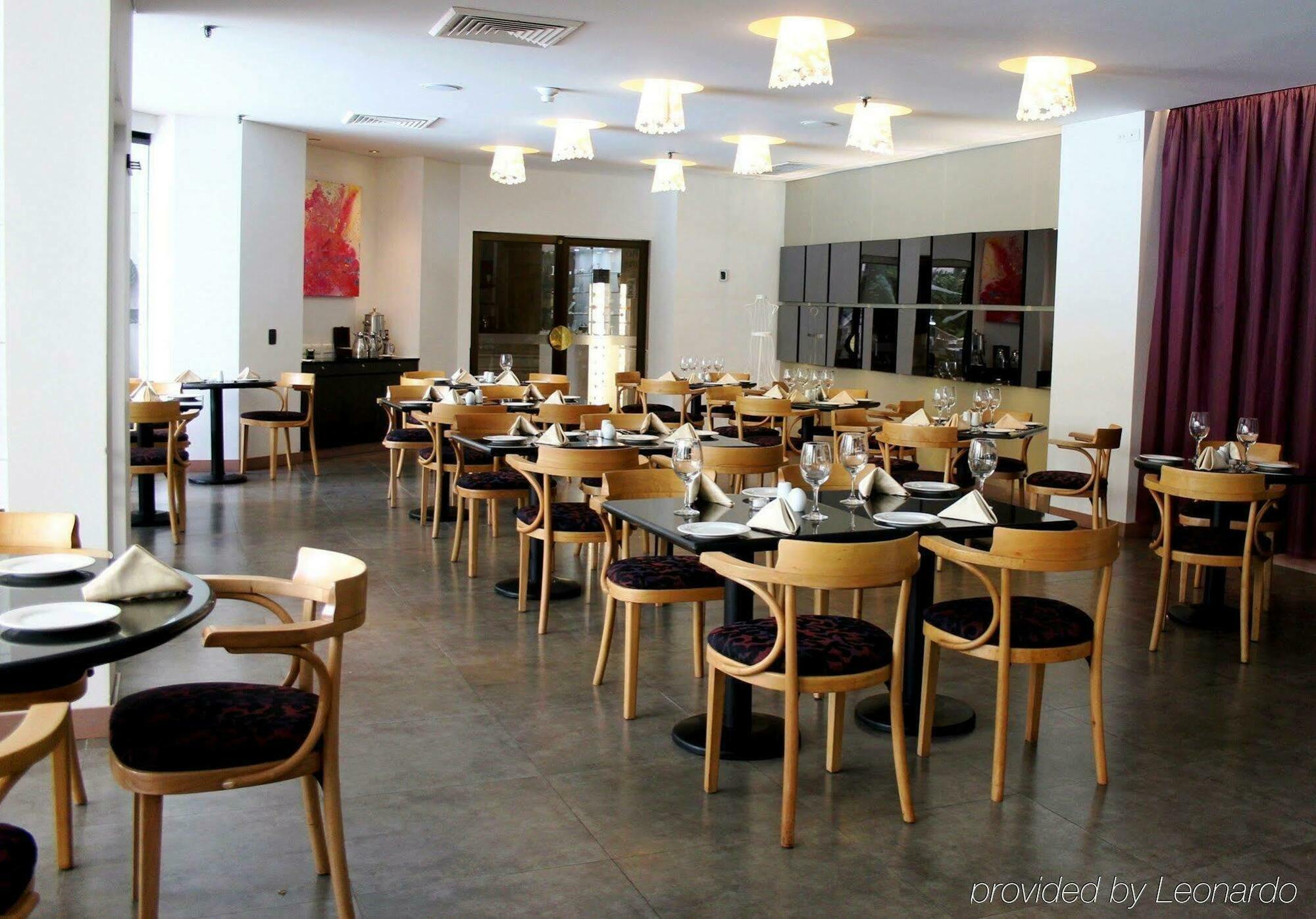 Hotel Nh Cali Royal Restauracja zdjęcie